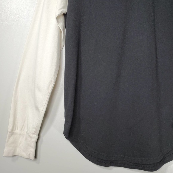 Hollister Raglan Sleeve Curved Hem Tee Black White Size Small - Picture 3 of 8